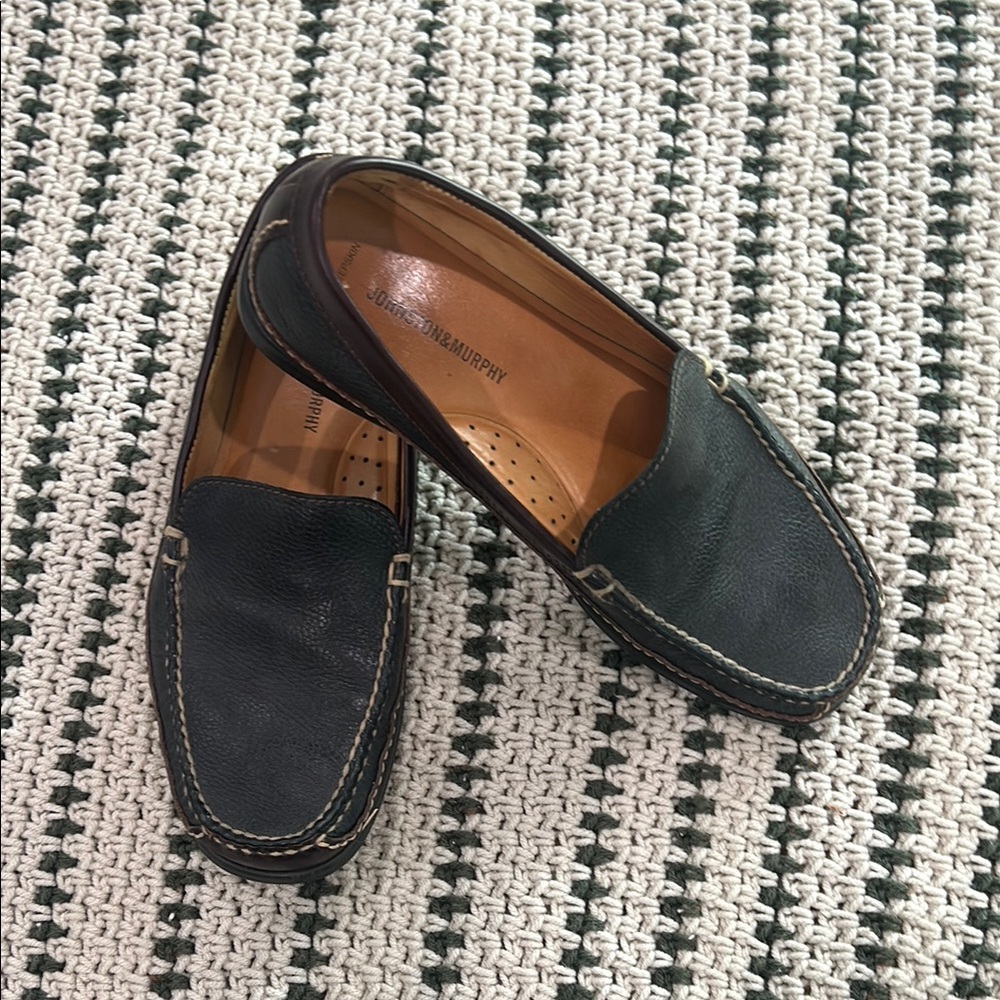 Johnston & Murphy  Loafers Sleek Slip-On Design